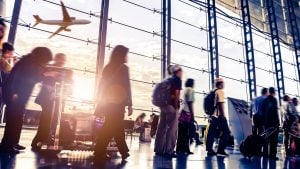 Aerei, crisi cherosene: l'Ue approva il carburante Jet A dagli USA, cosa cambia per i voli