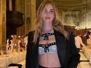 Chiara Ferragni, addio dress code da matrimonio: alla cerimonia veste di nero e ricicla il top di Cannes