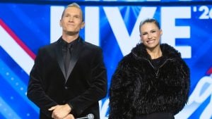 Michelle Hunziker dark lady in pelliccia e tacchi: il look per l'ultima puntata di Battiti Live Spring