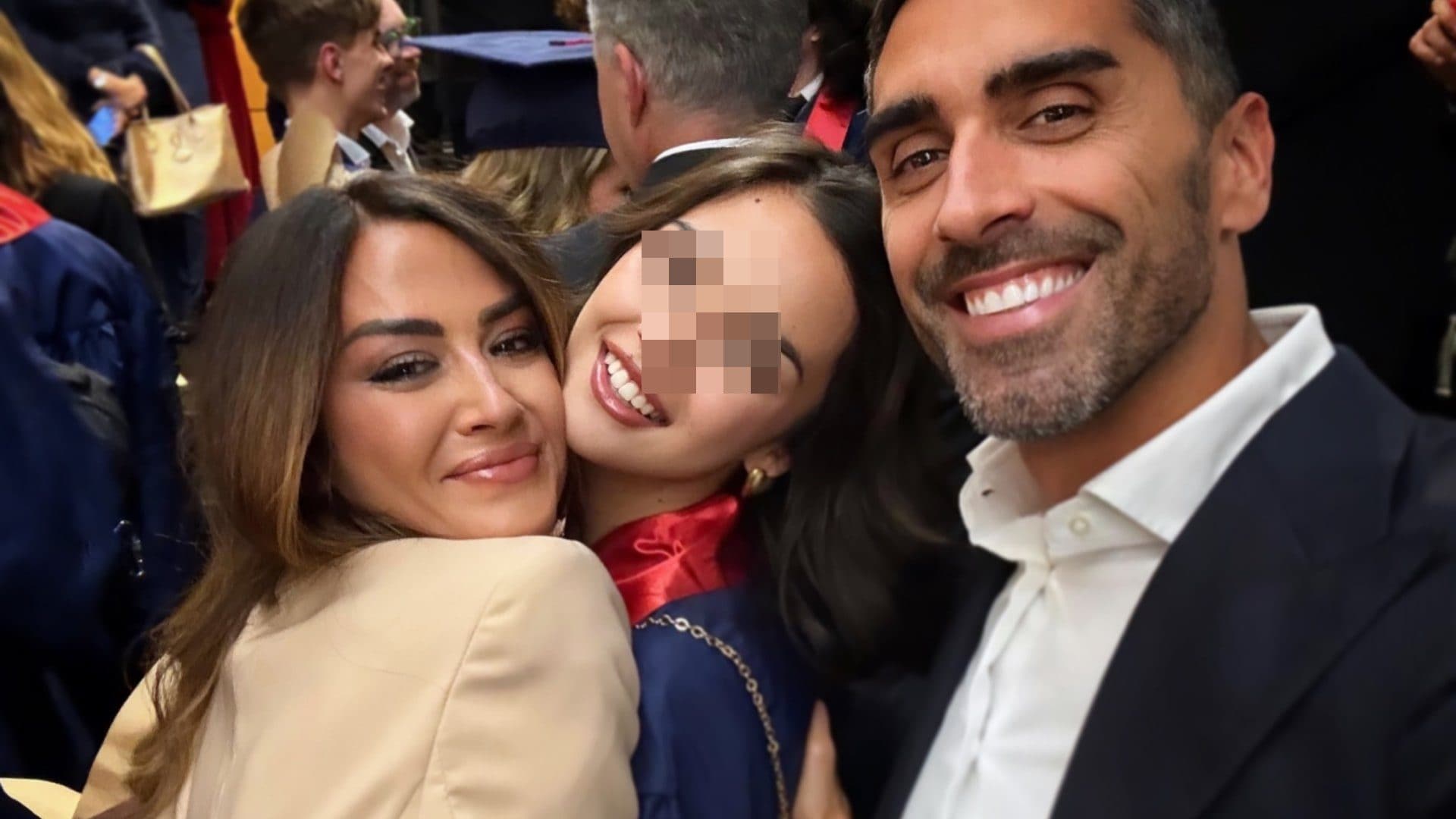 Il diploma di Sofia Bombardini: la figlia di Giorgia Palmas in tocco e toga per la cerimonia