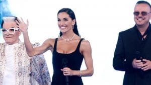 Elena D'amario diva in nero alla finale di Amici 