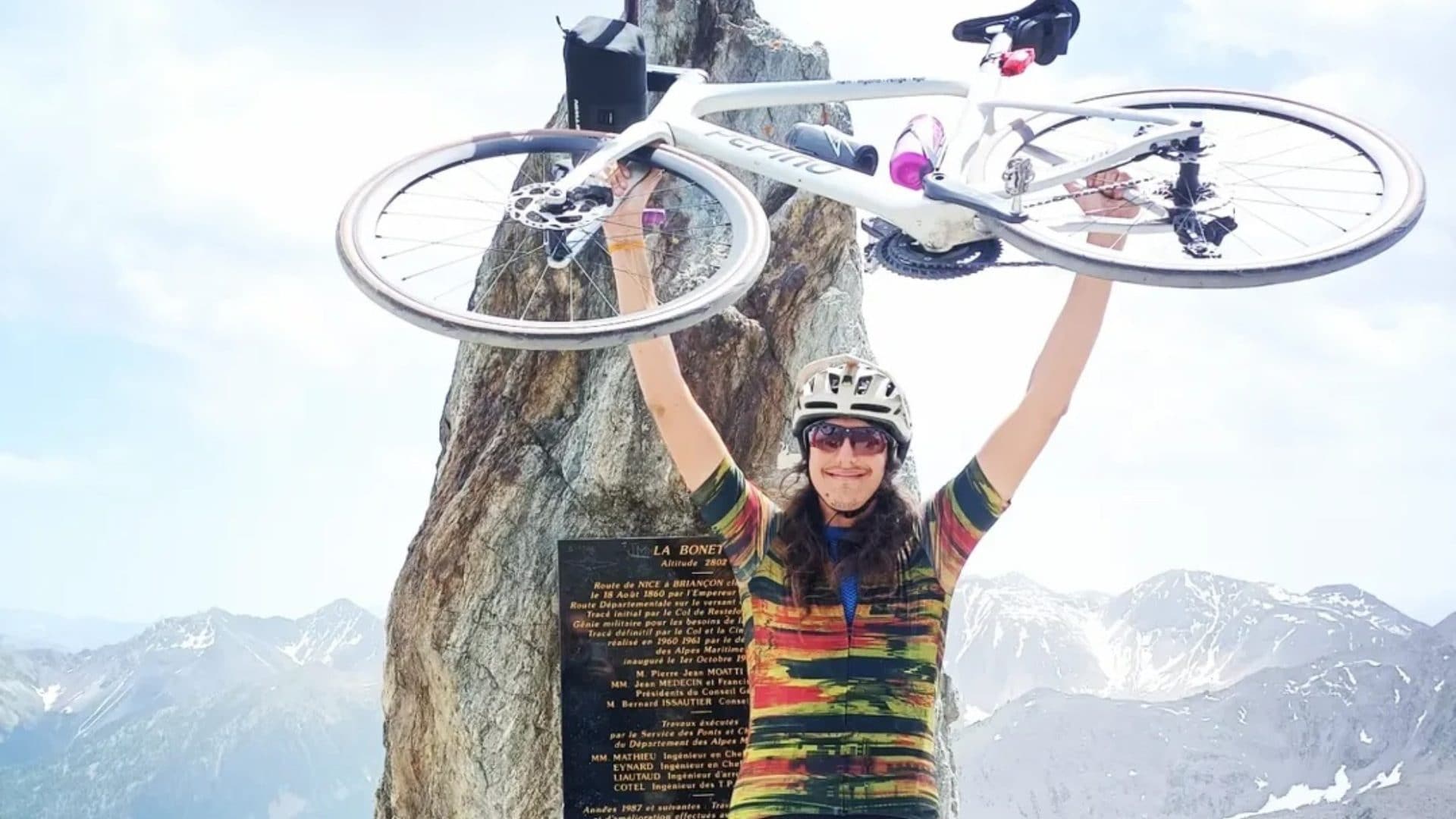 Il giro del mondo in bici di Simone contro il bullismo: "Da Cuneo all'Australia senza Internet con 7 euro al giorno"