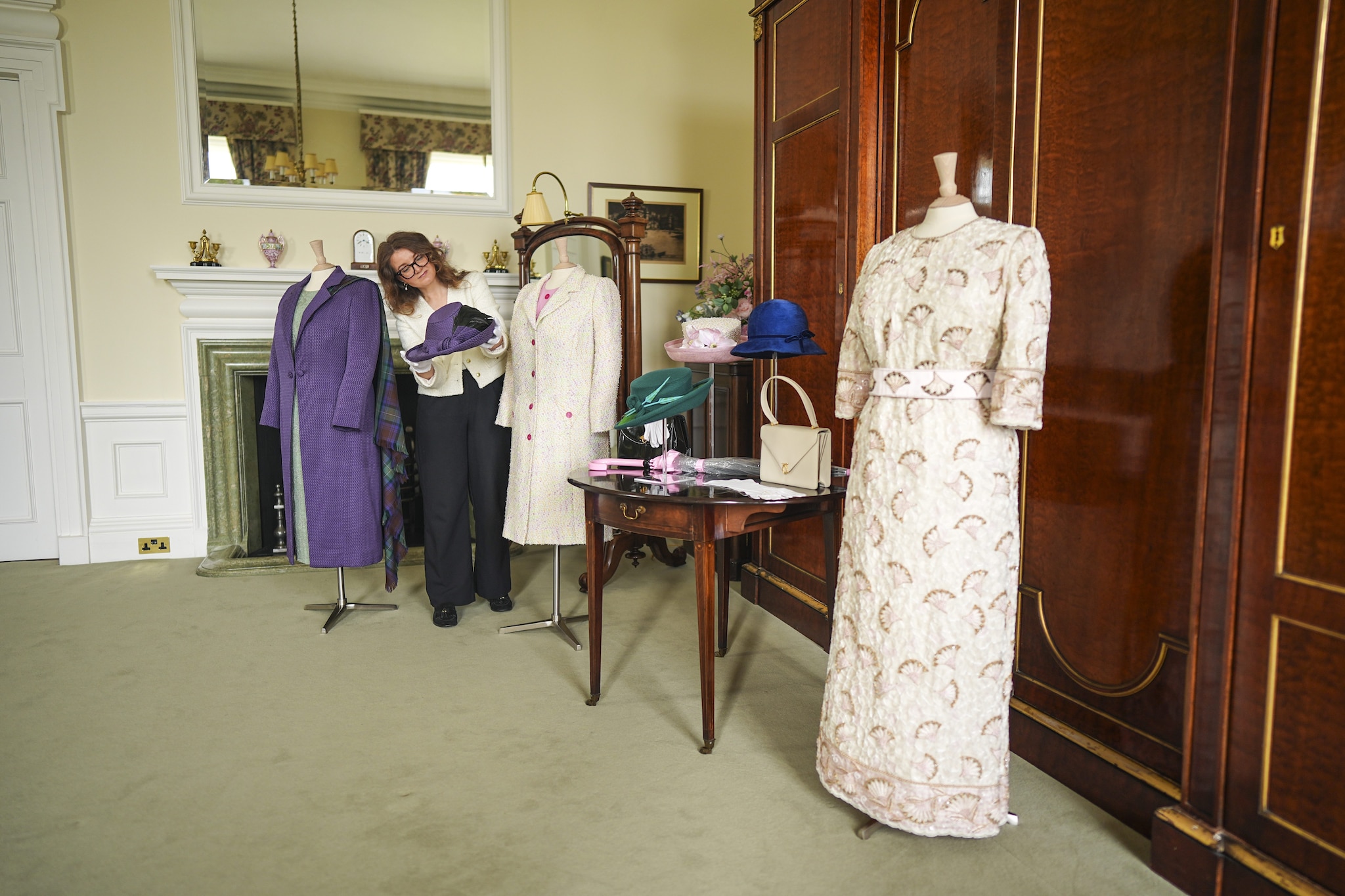 Gli abiti di Elisabetta II a Holyroodhouse