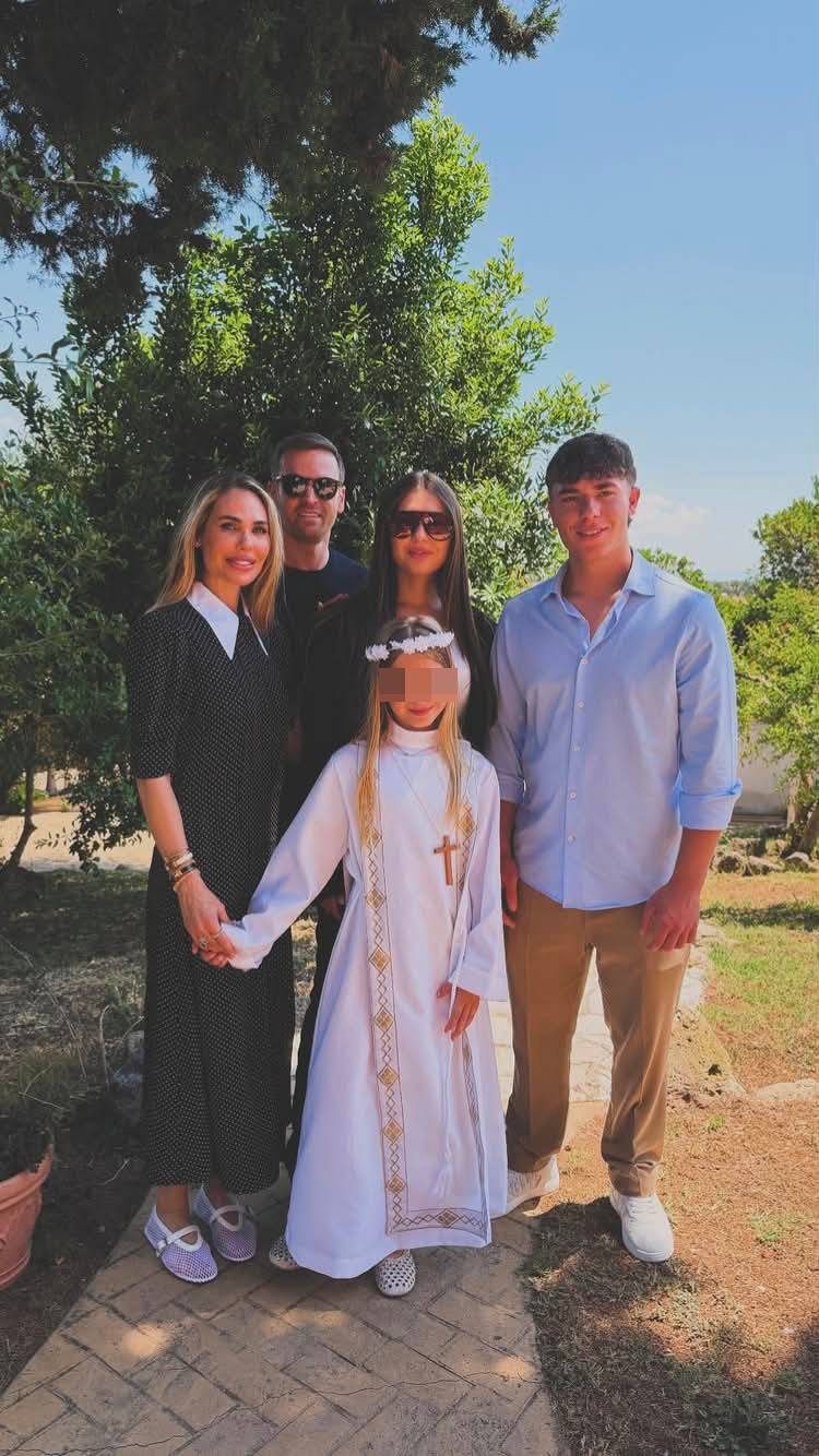 Isabel Totti con i fratelli, la mamma e Bastian Muller