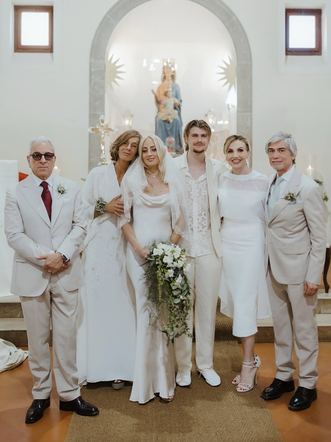 Giorgio Capitta e Sole Galanti con le rispettive famiglie, Ph. @mill_photo