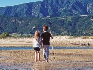 Archie compie 7 anni: nella nuova foto il principe è cresciuto e ha gli stessi capelli rossi del papà