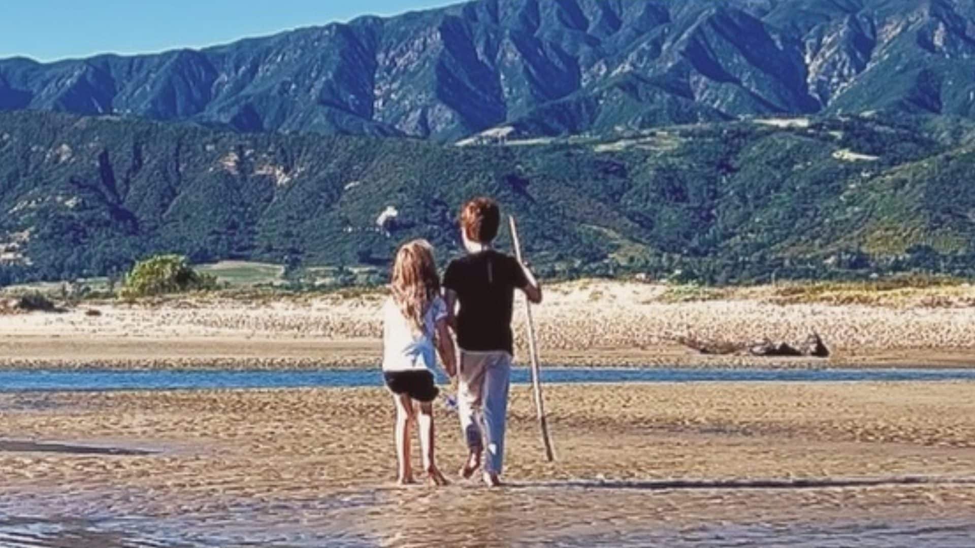 Archie compie 7 anni: nella nuova foto il principe è cresciuto e ha gli stessi capelli rossi del papà