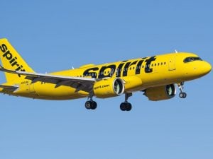 Spirit è la prima compagnia aerea al mondo che sospende tutti i voli a causa del caro carburante