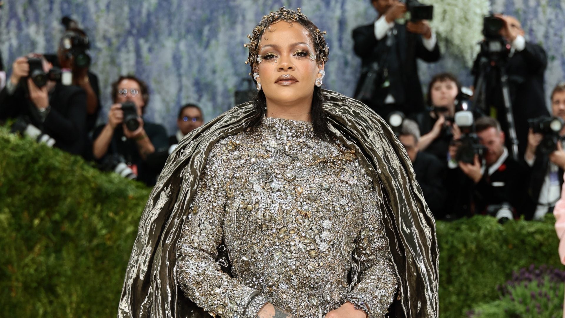 Met Gala 2026, in passerella sfila la moda come arte: i look più spettacolari da Beyoncé a Rihanna