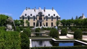 La storia del castello di Oheka, che negli anni '20 ospitò centinaia di feste in stile Grande Gatsby