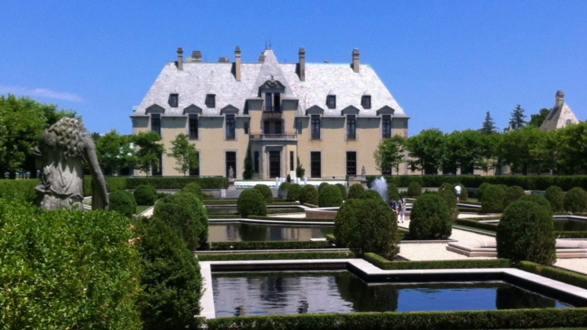 La storia del castello di Oheka, che negli anni '20 ospitò centinaia di feste in stile Grande Gatsby