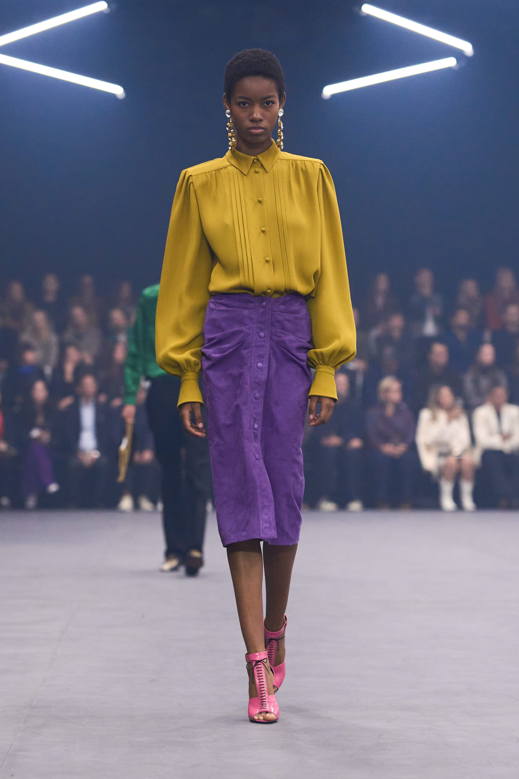 Un look dalla passerella Primavera/Estate 2026 di Valentino