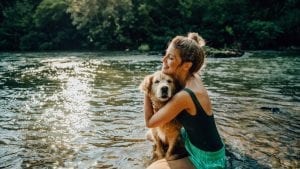 Vacanze con i cani e ritiri di pilates: quali sono i travel trend del 2026 secondo Google