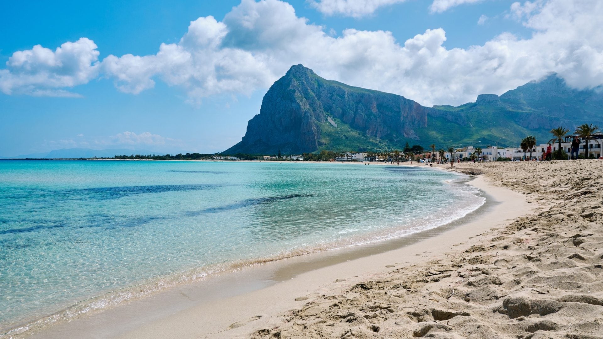 Le 100 spiagge più belle del 2026: dalla Sardegna alla Puglia, quali sono le italiane in classifica