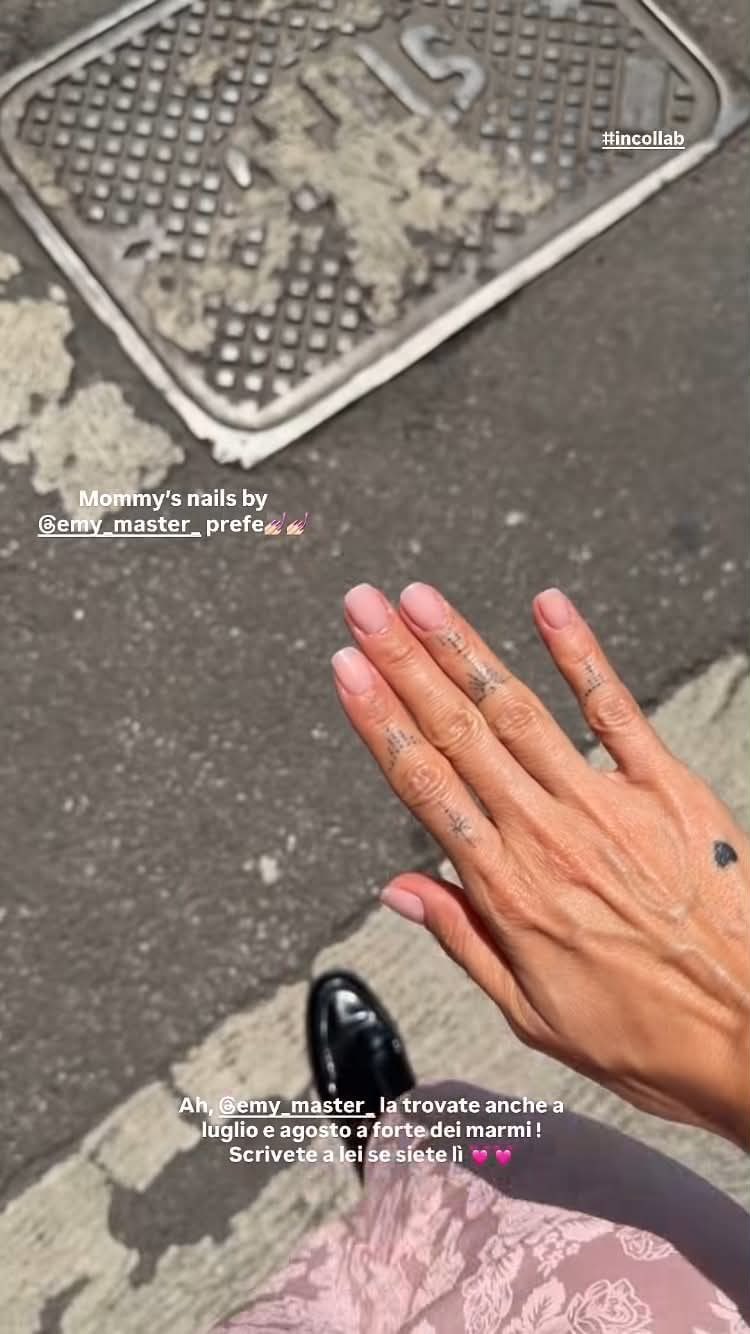 Le mommy nails di Giulia De Lellis