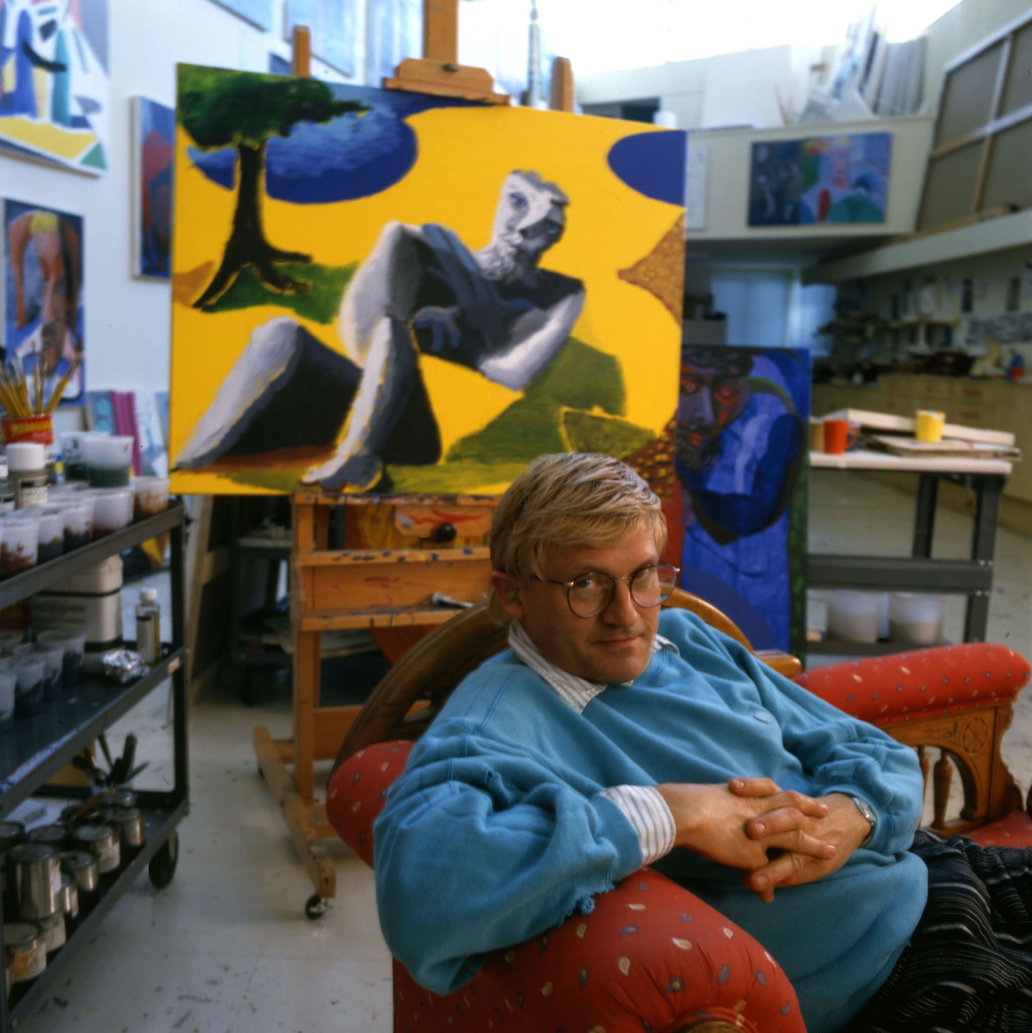 David Hockney nella sua casa di Los Angeles, 1987