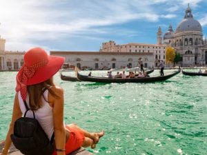 Una settimana di vacanza ad agosto in Italia costa