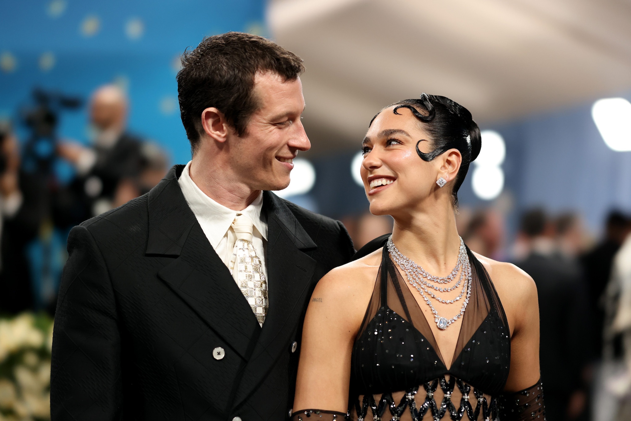 Dua Lipa e Callum Turner al MET GALA 2025