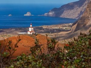 El Hierro, l’isola più remota delle Canarie da visitare quest’estate: alloggi a partire da 250 euro a settimana