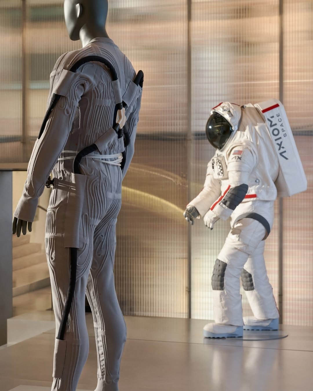La tuta spaziale e la parte interna progettata da Prada e Axiom Space
