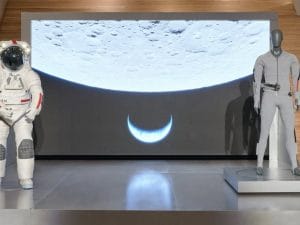 Prada veste gli astronauti sulla luna: le tute tec