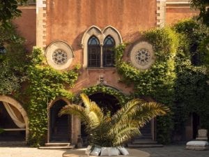 Quanto costa dormire nel castello in Sicilia scelto da Aurora Ramazzotti per il matrimonio