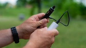 Sigarette elettroniche, power bank e rischio incendio in aereo: perché le batterie al litio sono pericolose