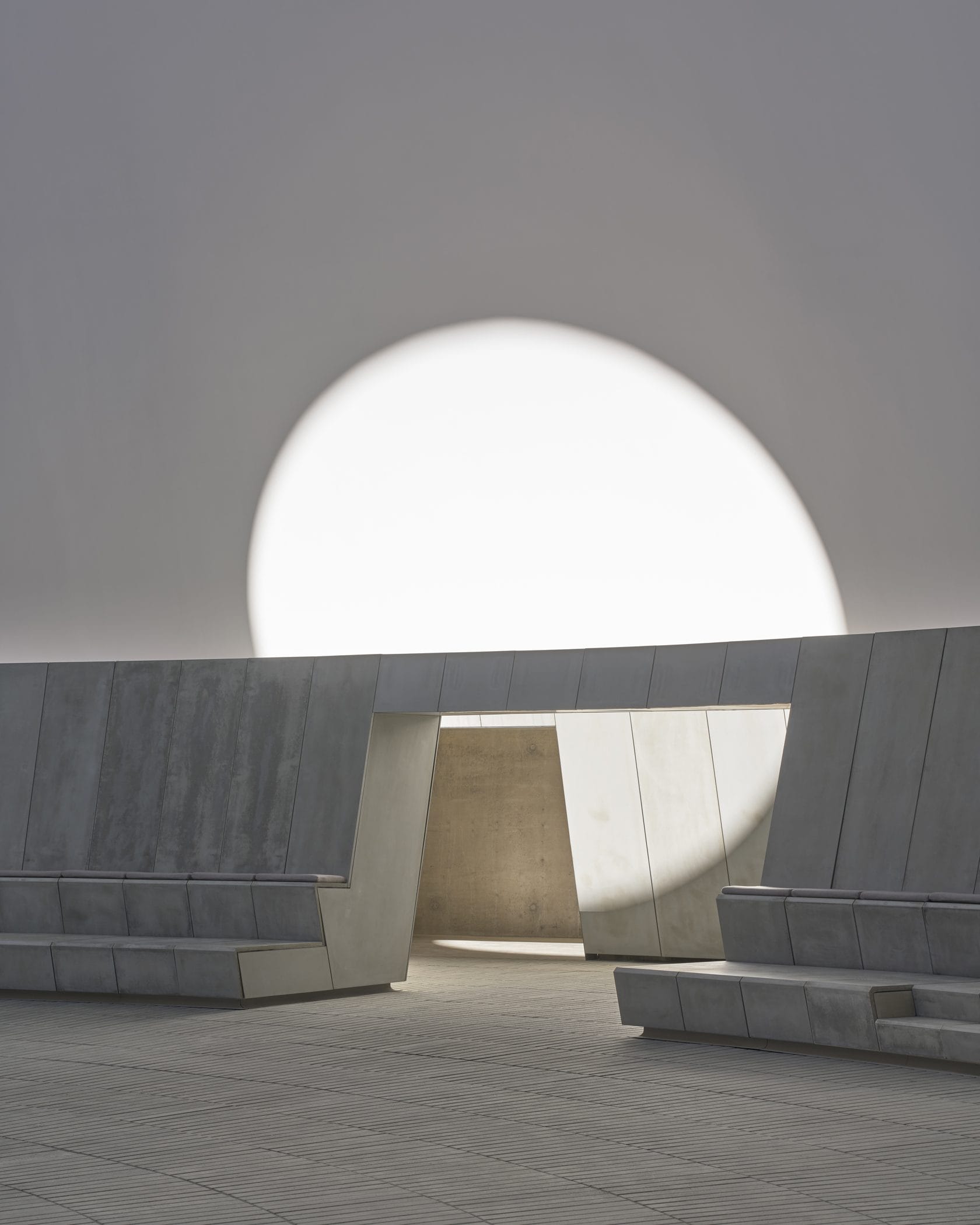 Una prospettiva dello Skyspace di James Turrell, foto di Adam Mørk