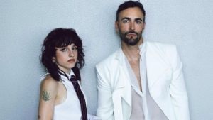 Angelina Mango con la cravatta, Marco Mengoni angelico: i look coordinati per il lancio di Canto d'Amore