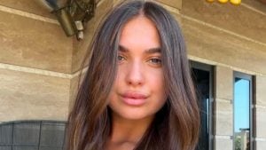 Chanel Totti cambia look per l'estate: capelli lunghissimi e sfumature color miele