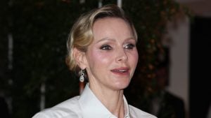 Charlene di Monaco principessa glamour: incanta con un intramontabile look black&white