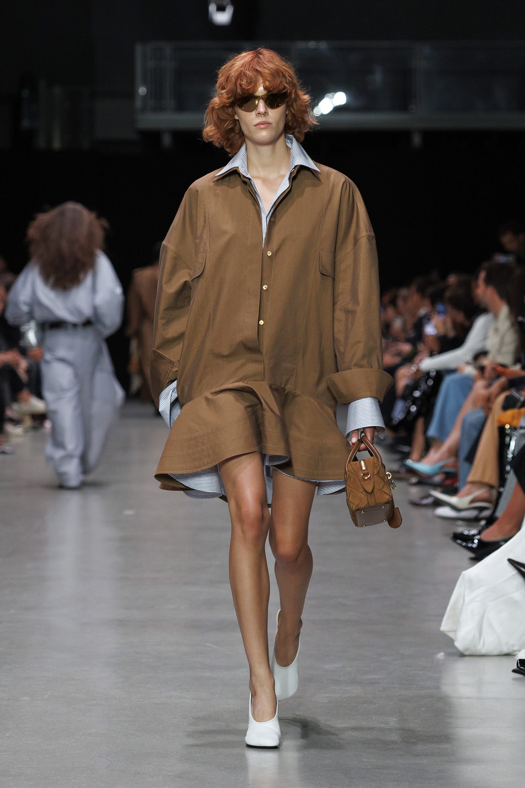Un look della collezione P/E 2026 di Stella McCartney