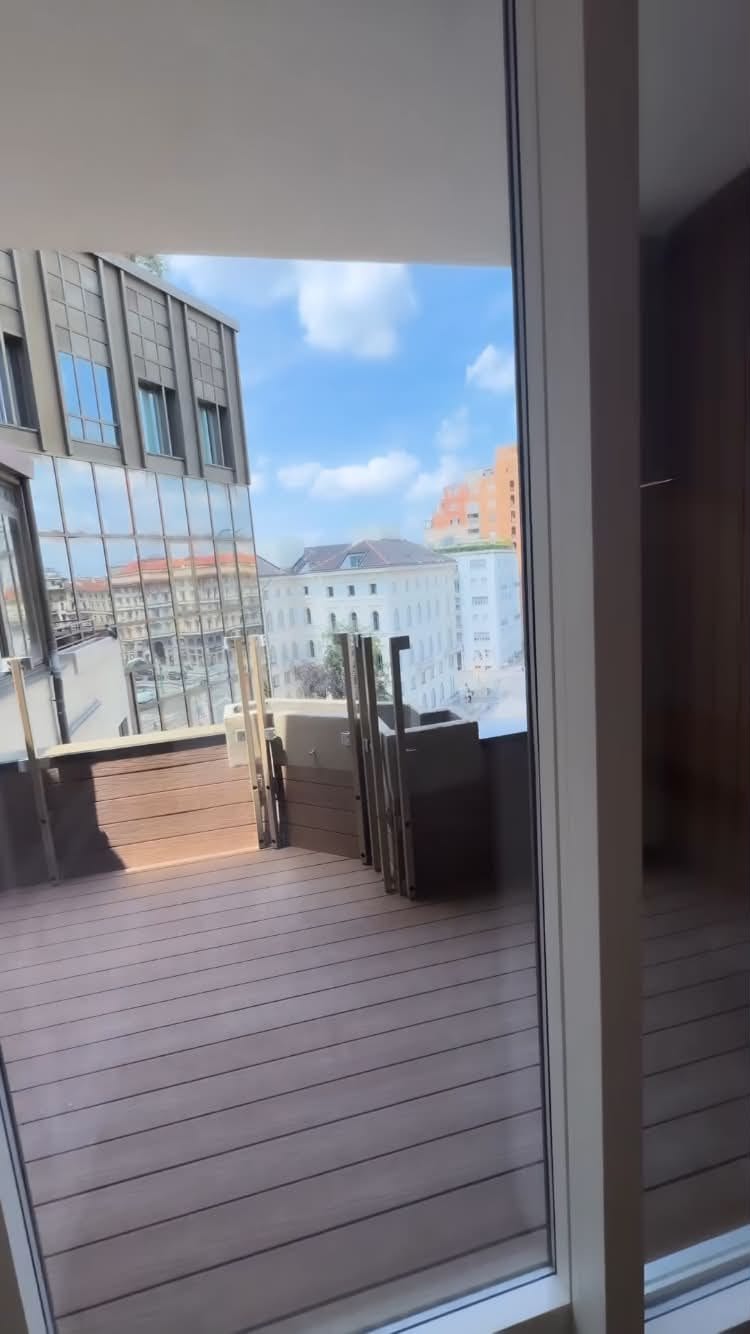 Il terrazzino con vista su Milano