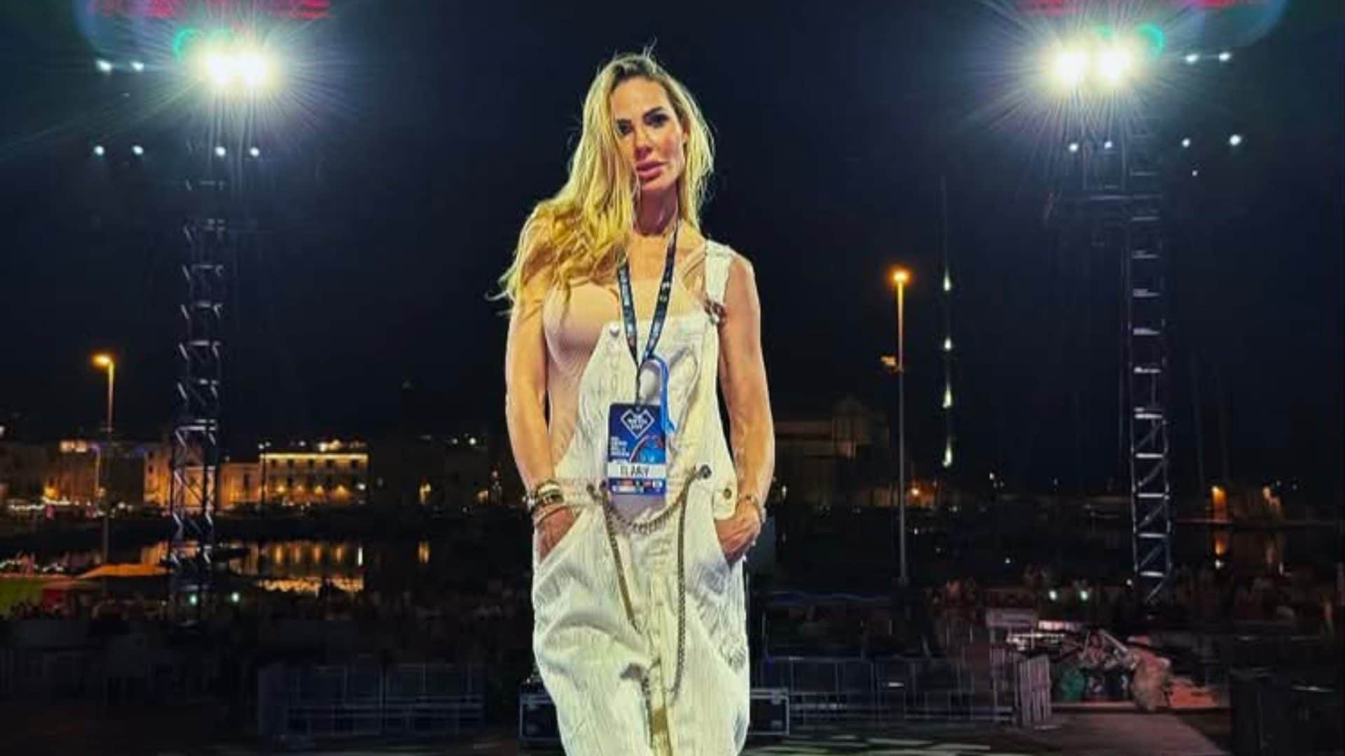Ilary Blasi si prepara a Battiti Live 2026: alle prove indossa salopette e ciabatte