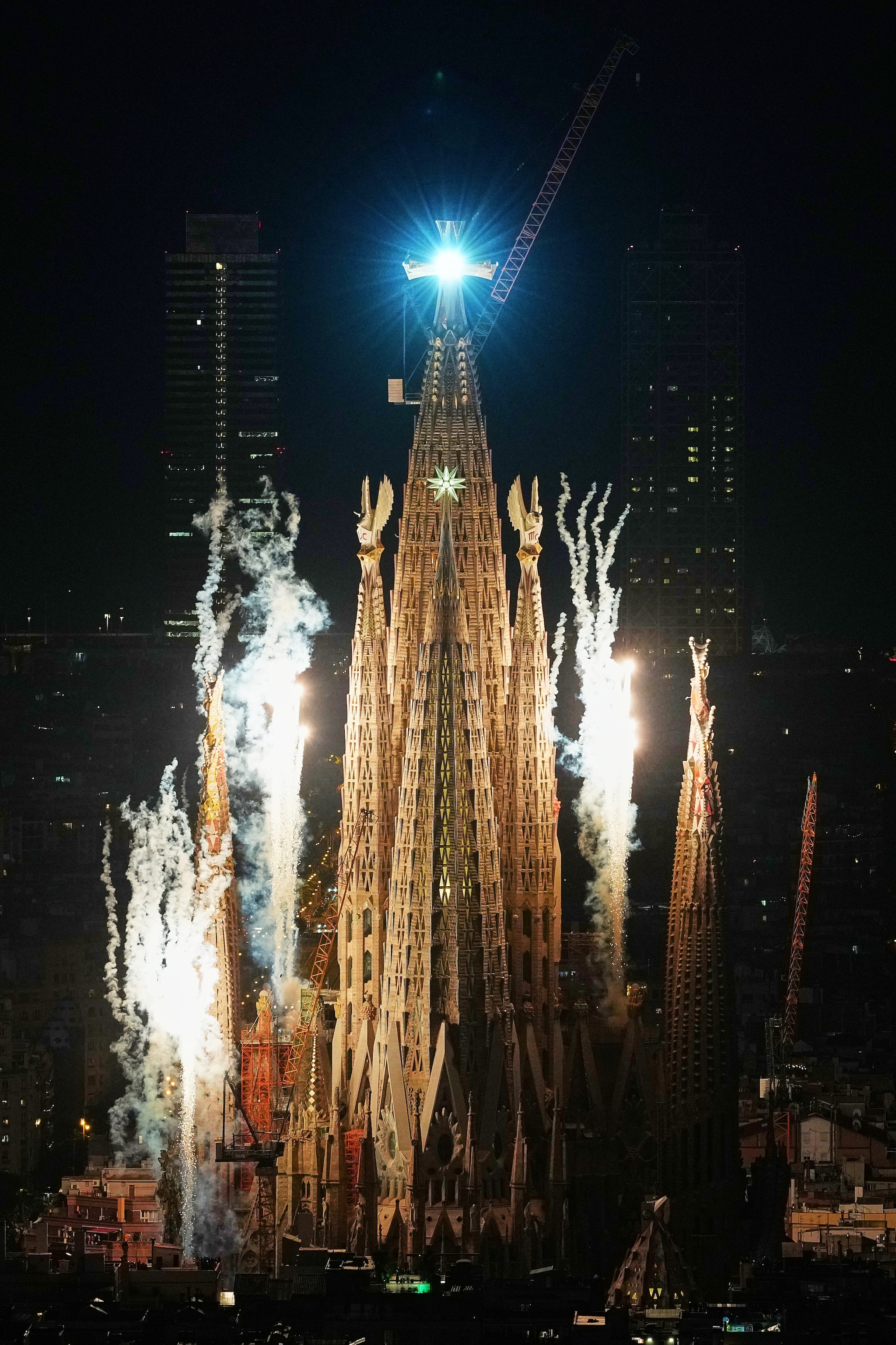 Fuochi d’artificio sulla Torre di Gesù Cristo