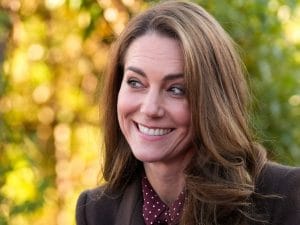 Kate Middleton appassionata di “prosecco pong”: è il gioco alcolico preferito della Royal Family