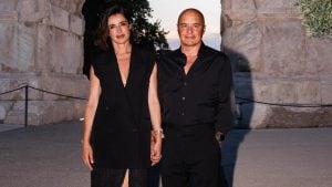Luisa Ranieri e Luca Zingaretti vestono coordinati: marito e moglie in total black al Tempio di Venere