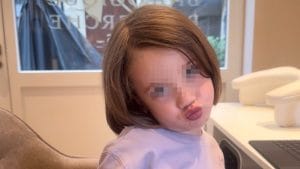 Luna Marì col caschetto liscio: la figlia di Belén si prepara all'estate con il nuovo look bon-ton