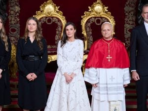 Letizia di Spagna incontra Papa Leone: è l’unica che può ves