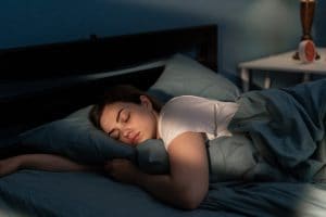 Un nuovo studio di Nature rivela che bisogna dormire dalle 6,4 alle 7,8 ore a notte per invecchiare bene