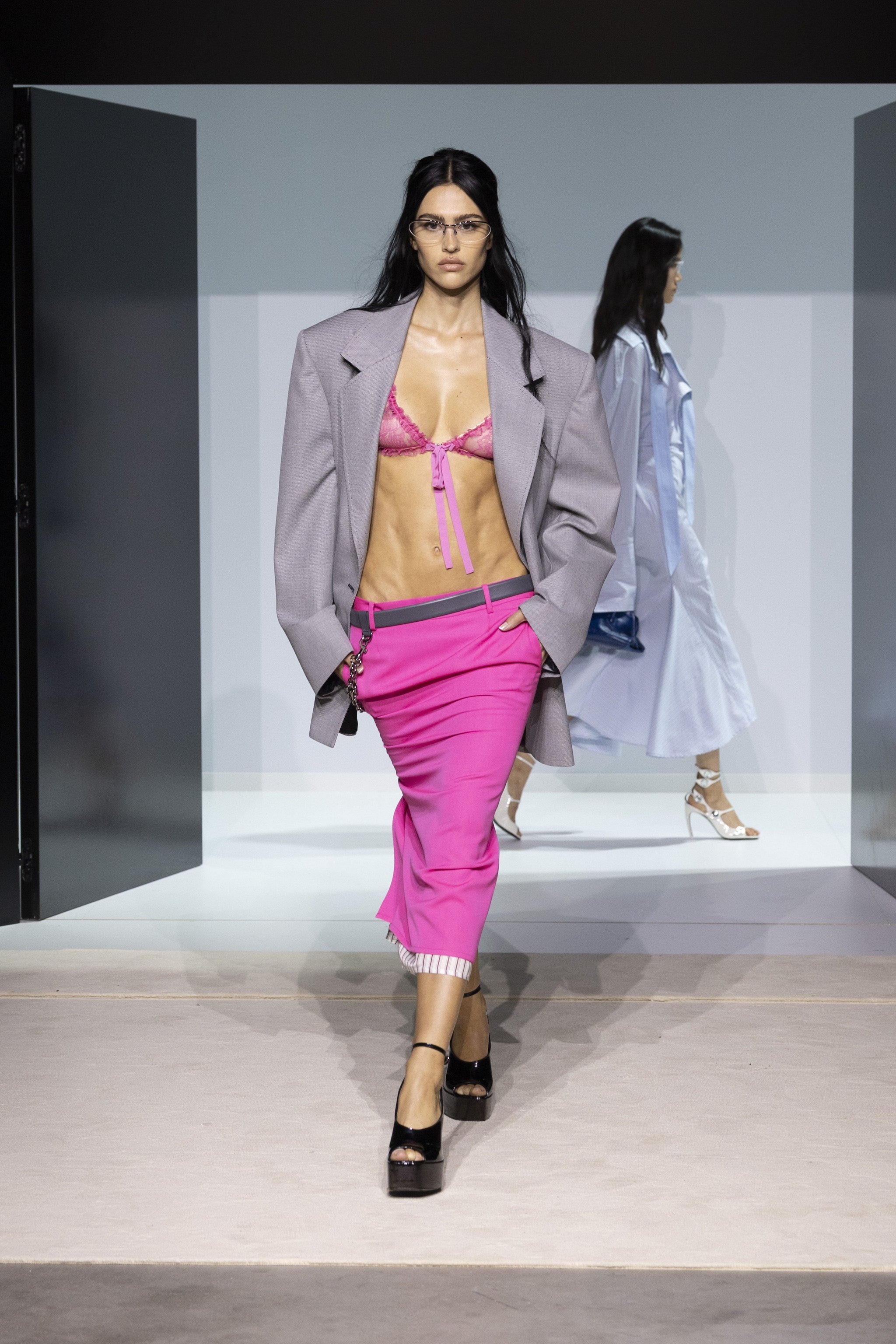 Un look The Attico dalla sfilata P/E 2026