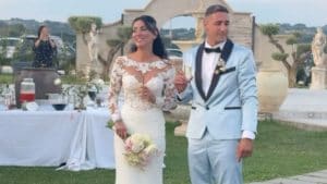 Il matrimonio di Selvaggia Roma e Luca Teti: due abiti bianchi per la sposa, uno a sirena e uno corto