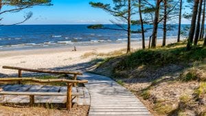 Dove organizzare un viaggio "al fresco" in Europa: le mete anti-caldo dell'estate