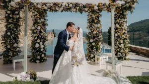 L'abito da sposa di Valeria Angione: abito romantico con maxi velo