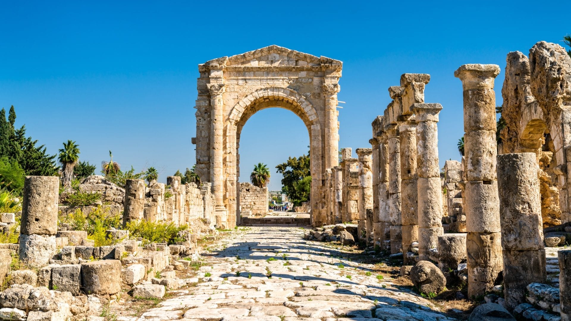 La città di Tiro, gioiello archeologico del Libano, rischia di subire grandi danni per la guerra: l’allarme dell’UNESCO