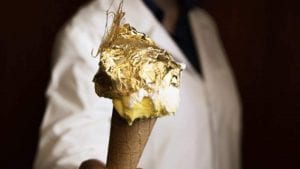 Il gelato che costa 95 euro, il caso del locale Mokambo in Puglia che ha diviso l'opinione pubblica