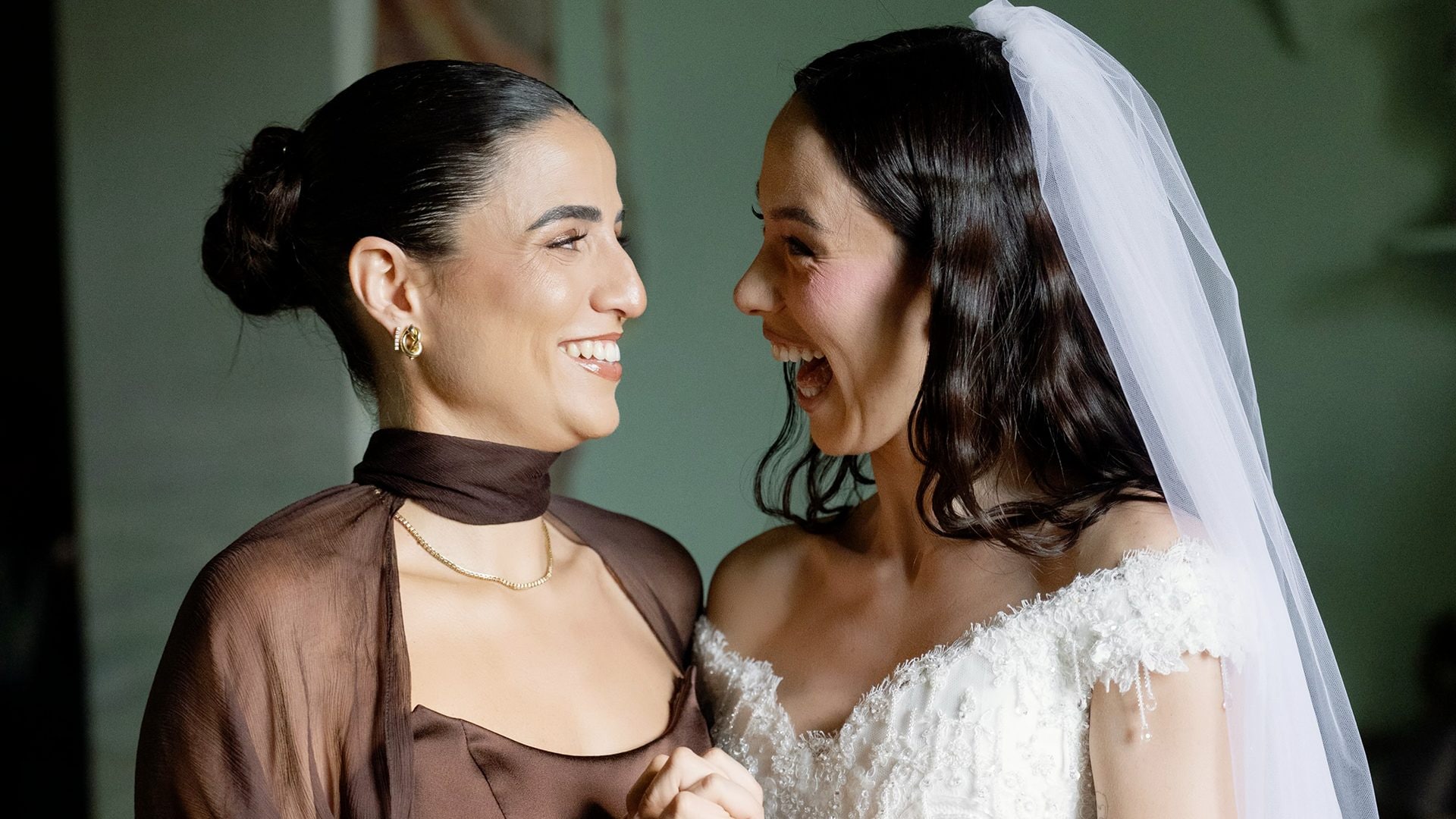 Sara Daniele celebra il matrimonio di Aurora Ramazzotti: cosa ha indossato per le nozze dell'amica