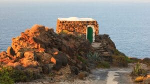 Dammusi di Pantelleria, dalle origini arabe agli alloggi più belli: perché dormirci almeno una volta
