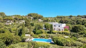 George e Amal Clooney comprano Villa Bragaglia a Capri, la dimora da 10 milioni che ospitò Totò