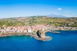 Allerta alga tossica in Sicilia ad Aci Castello: le raccomandazioni per tutelare la salute